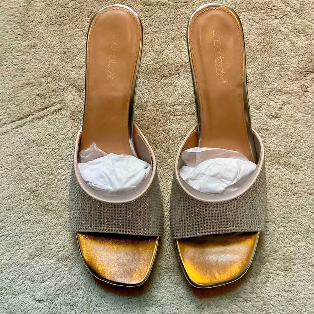 NWB - Rhinestone slip on Sandals